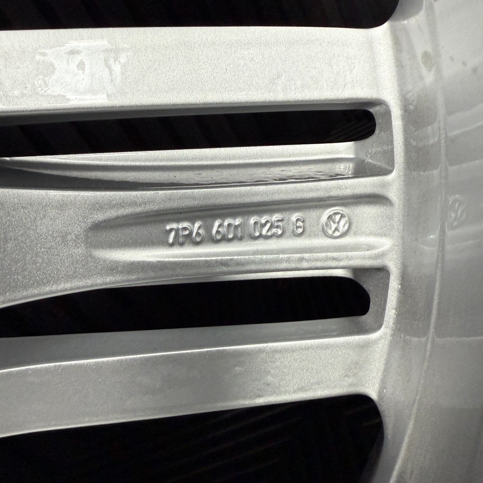 20'' GENUINE VW TOUAREG METROPOLITAN SILVER ALLOY WHEELS ALLOYS TYRES 7P6601025G