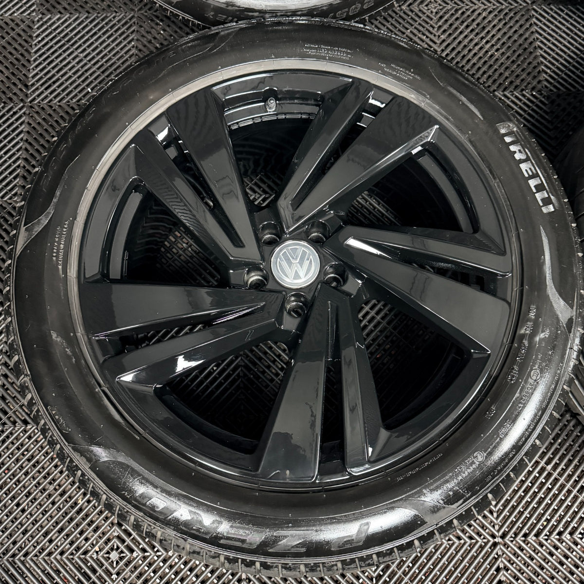 20'' VW Touareg Nevada Black Alloy Wheels Alloys Tyres Q7 760601025S Genuine