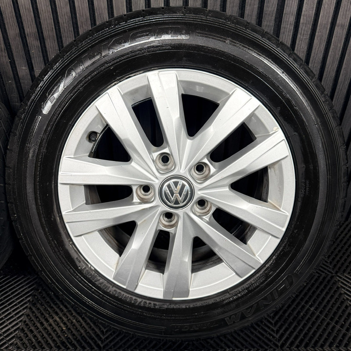 16'' VW Transporter T6 T6.1 T5 Caravelle Clayton Alloy Wheels Tyres Genuine