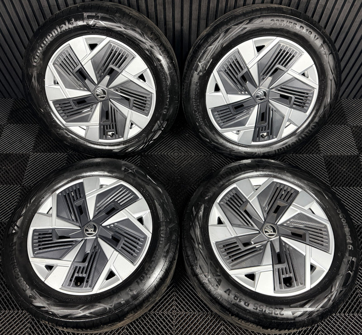 18'' Skoda Kodiaq Alloy Wheels Tyres Plastic Inserts MK2 57H601025 Genuine
