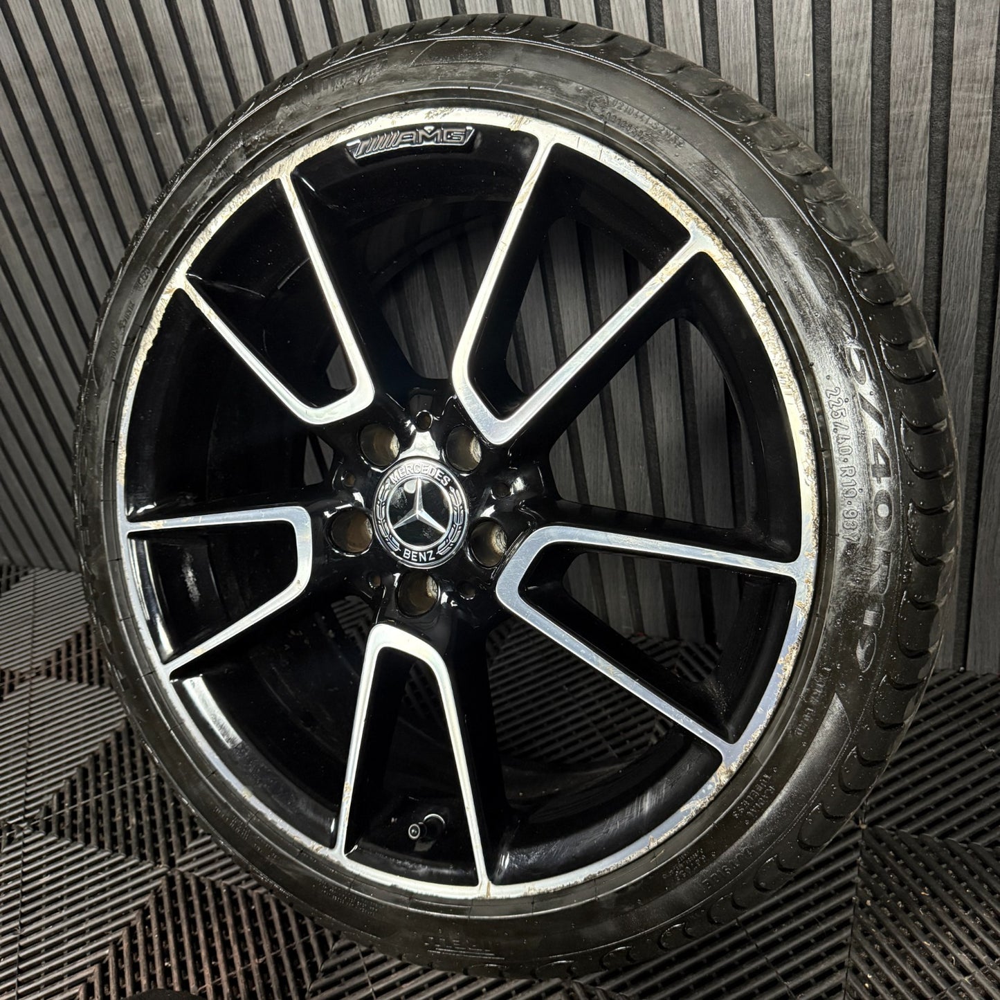 1X 19" GENUINE AMG MERCEDES C CLASS BLACK ALLOY WHEEL W205 FRONT A2054012200