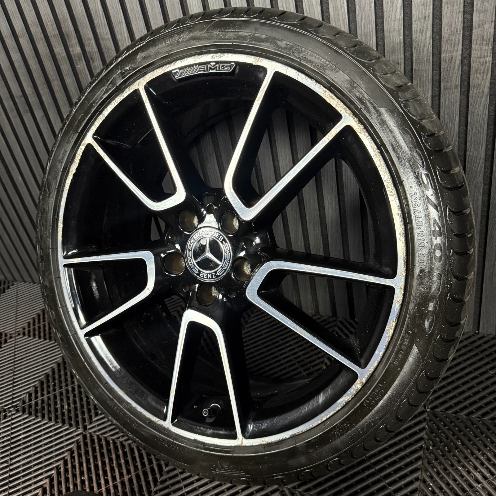 1X 19" GENUINE AMG MERCEDES C CLASS BLACK ALLOY WHEEL W205 FRONT A2054012200