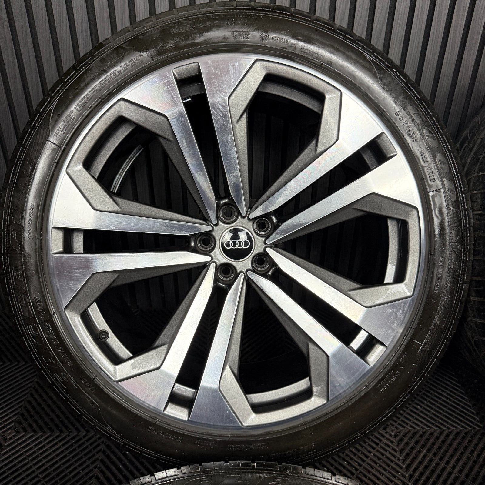 22'' GENUINE AUDI SQ8 Q8 S LINE 4M ALLOY WHEELS ALLOYS TYRES 4M8601025K