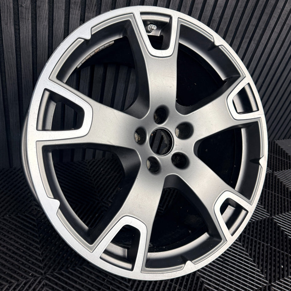 1X 20'' Maserati Levante 670044708 Alloy Wheel Single Rear Genuine