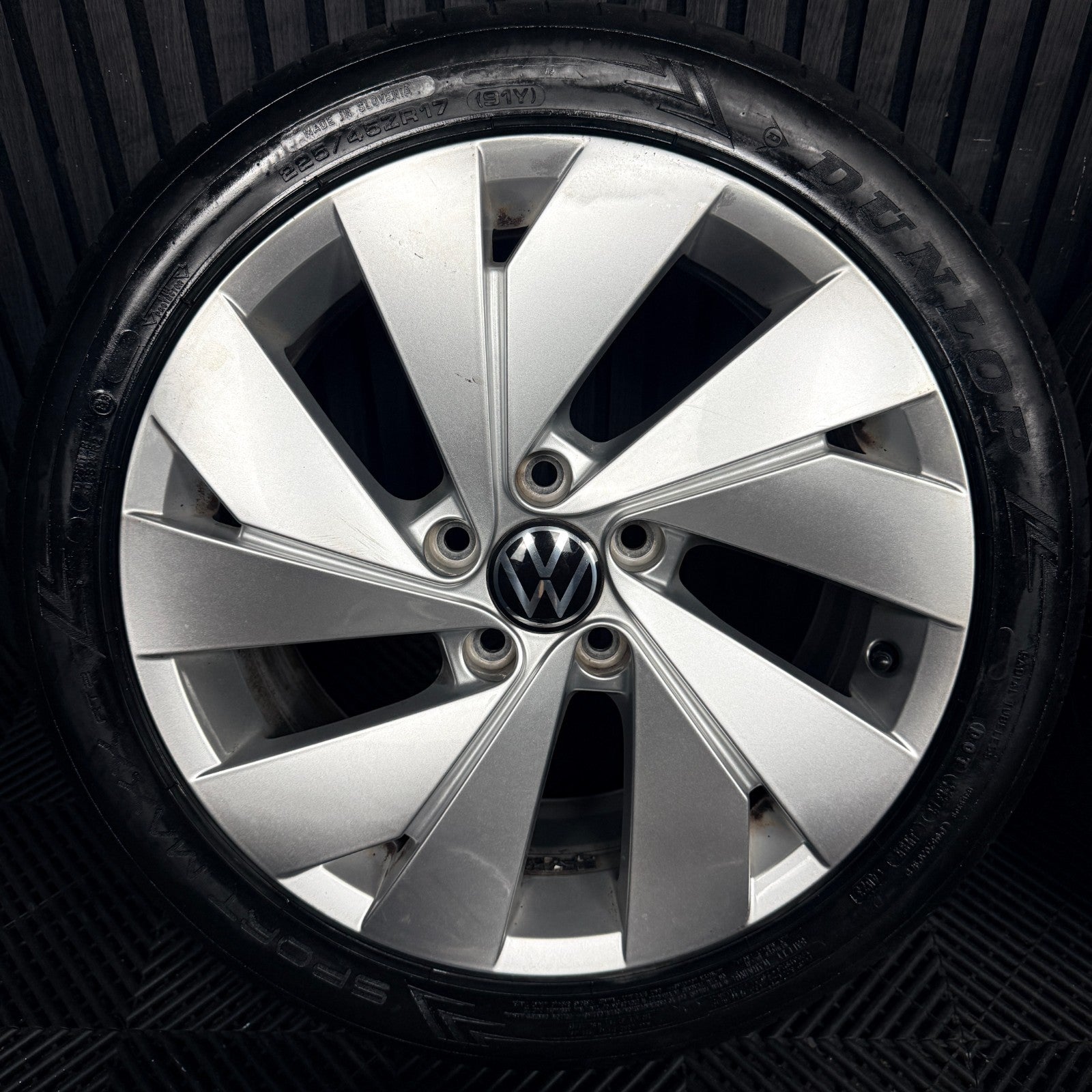 17'' VW Golf Belmont MK8 MK7 MK6 Alloy Wheels Tyres Alloys 5H0601025C Genuine