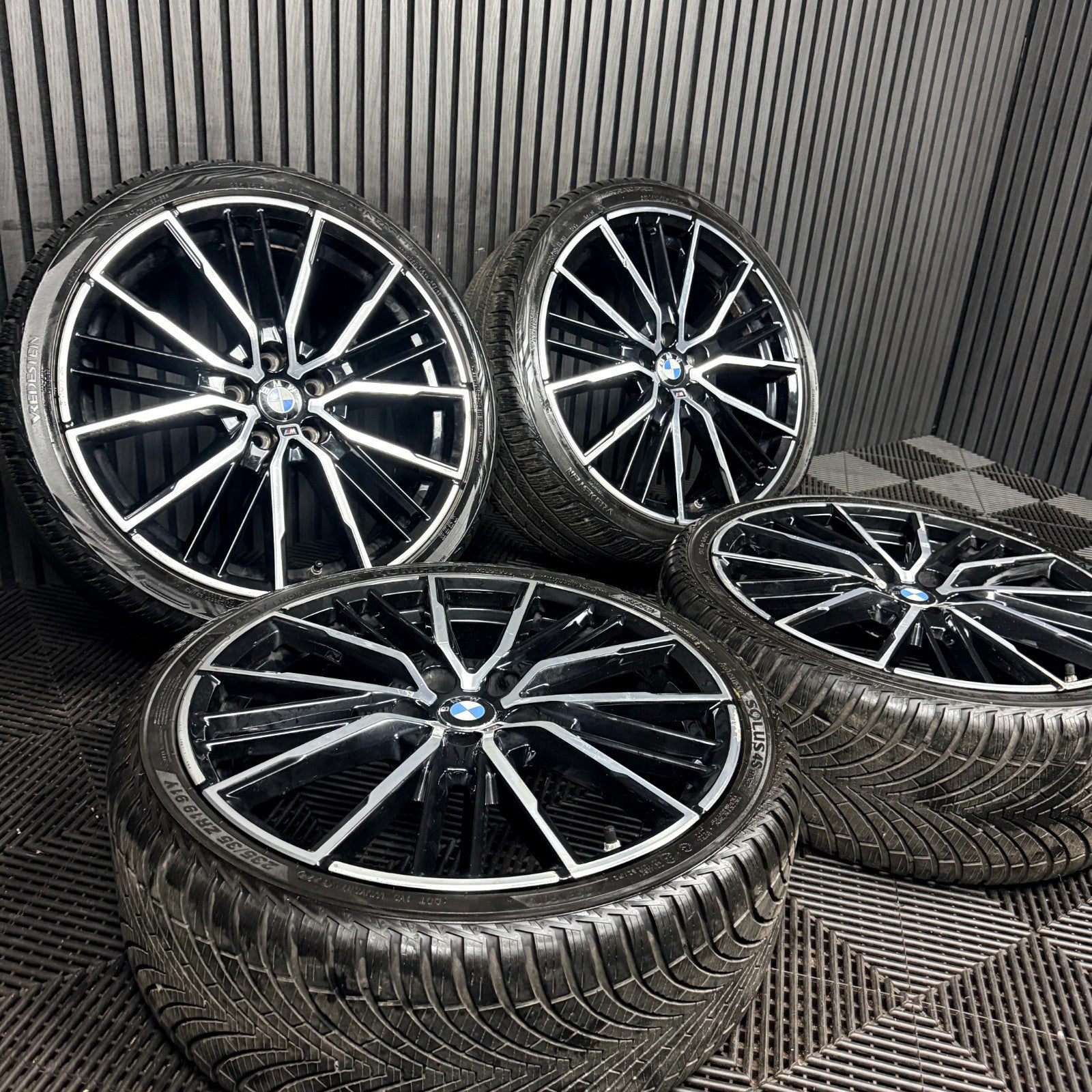 19'' BMW 1 Series 552 M Sport 2 F40 F44 Alloy Wheels Tyres 8092356 Genuine