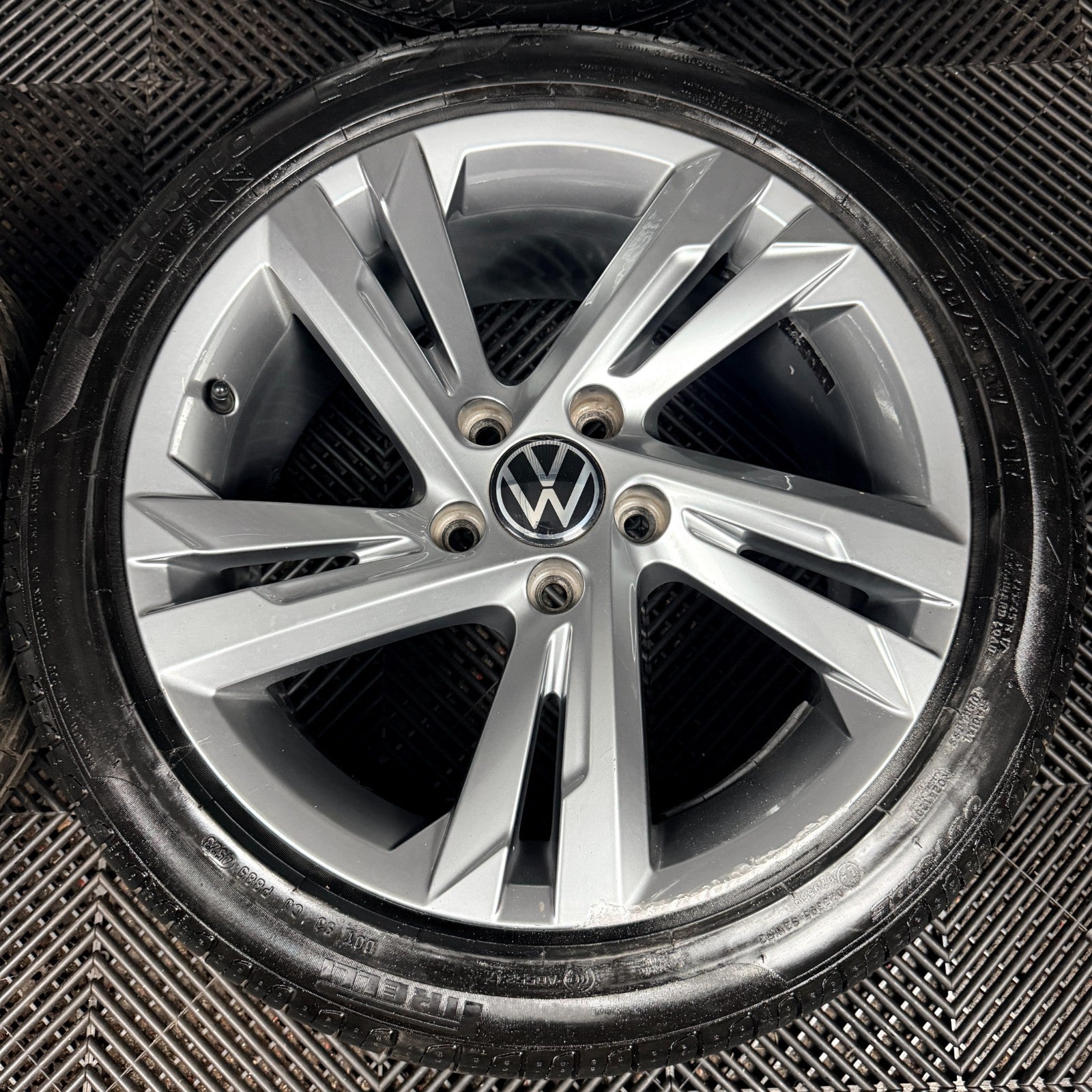 17'' VW Golf Valencia MK8 MK7 MK6 R Line Wheels Tyres Alloys 5H0601025AF Genuine