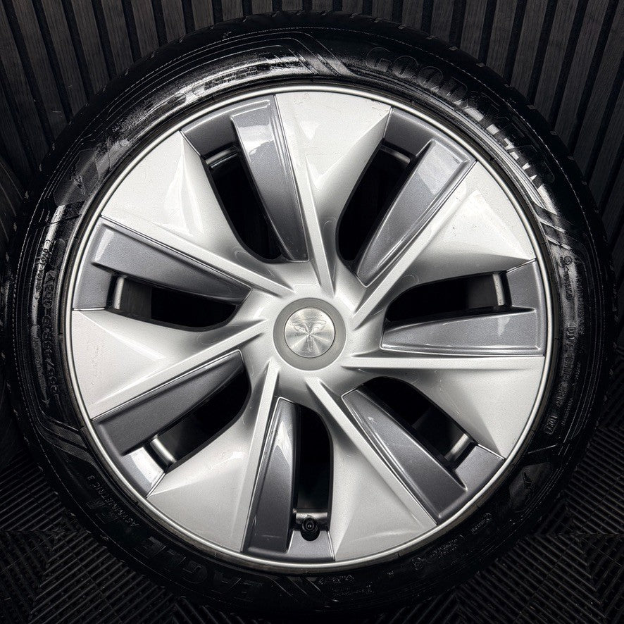 19'' Tesla Model Y Silver Alloy Wheels with Caps 1188222-00-B Genuine