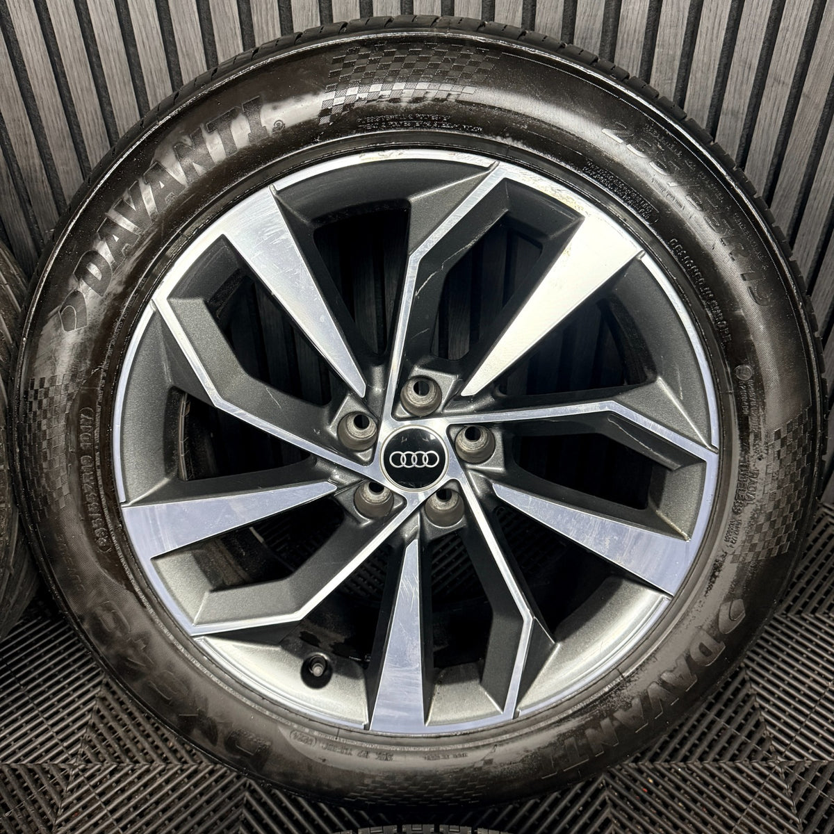 19" Audi Q5 Grey Q4 DC S Line Alloy Wheels Tyres 5X112 80A601025BK Genuine