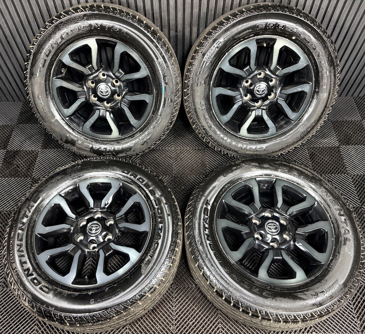 18'' Toyota Hilux Invincible X Grey Black Wheels Tyres Alloys 42611YP100 Genuine
