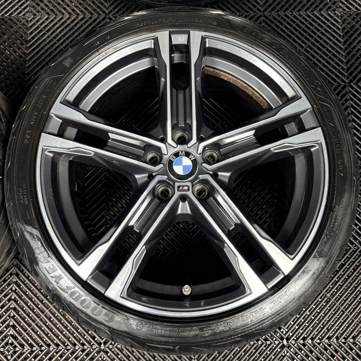 18'' BMW 1 Series 819 Grey M Sport 2 F40 F44 Alloy Wheels Tyres 8092352 Genuine