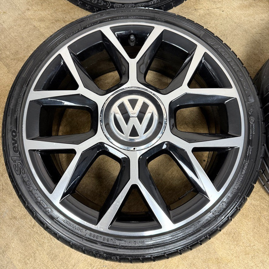 17'' GENUINE VW UP UP! GTI BLACK DC 1S OSWALD ALLOY TYRES 1S0601025BN