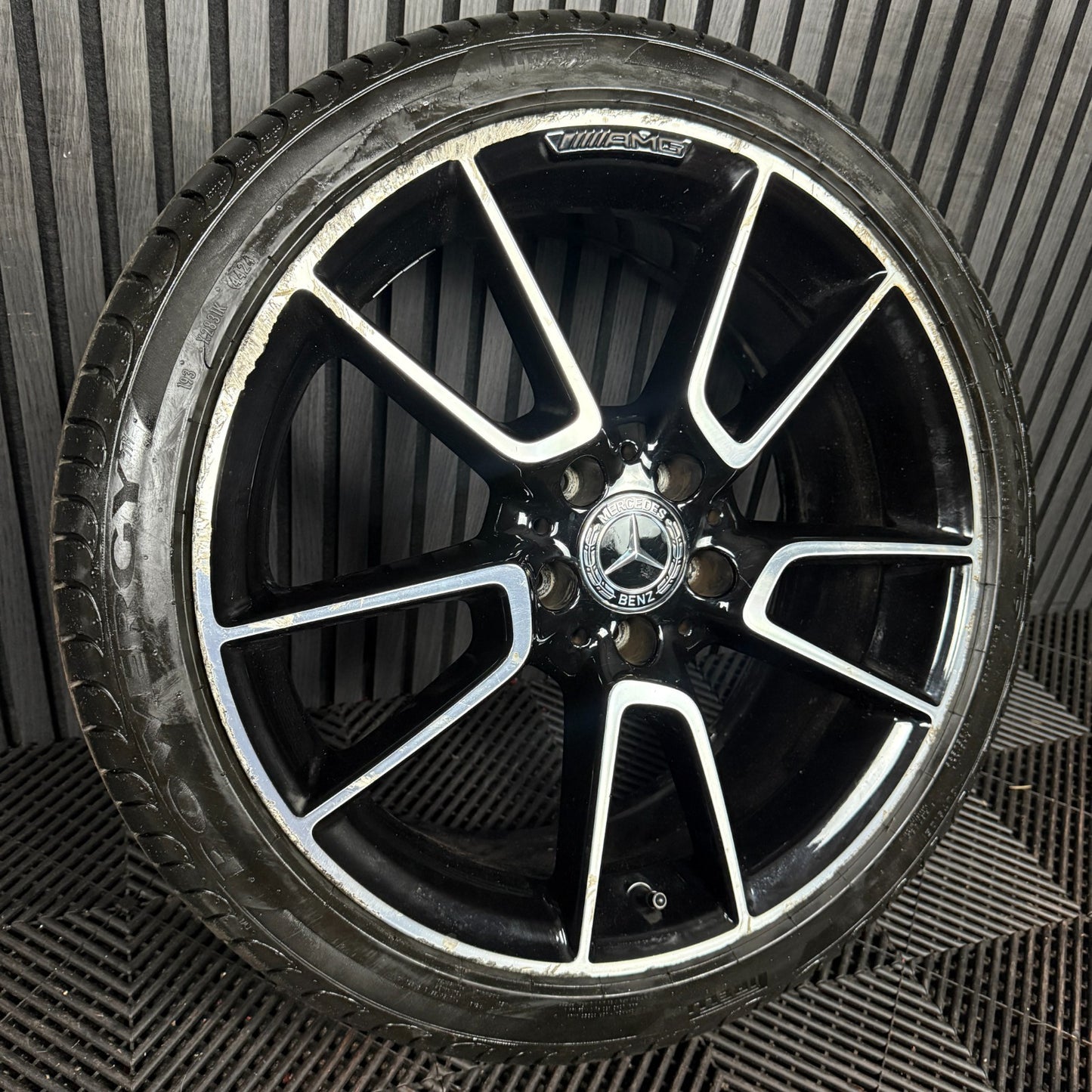 1X 19" GENUINE AMG MERCEDES C CLASS BLACK ALLOY WHEEL W205 FRONT A2054012200