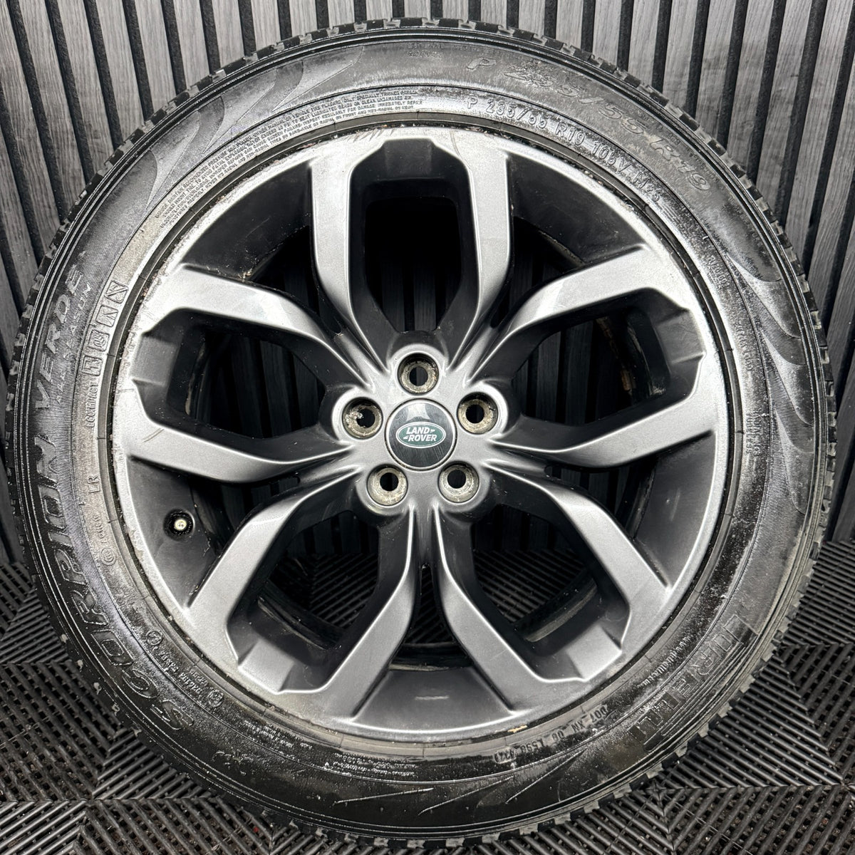 1X 19'' Land Rover Discovery Sport Evoque Grey Alloy Wheel Tyre Genuine