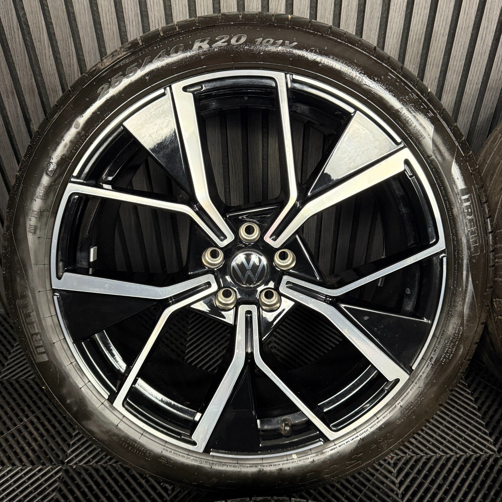 20" GENUINE VW TIGUAN R LINE LEEDS BLACK DC ALLOY WHEELS TYRES ALLOYS 571601025F