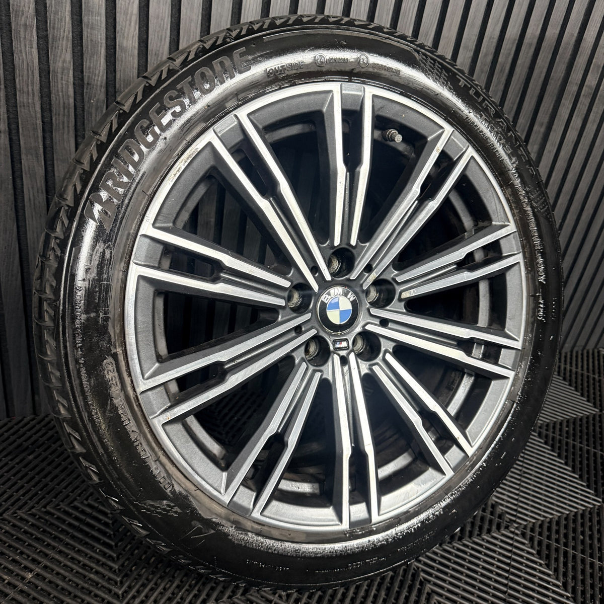 1X 18'' BMW 3 Series 790 M Sport Grey DC 4 G20 8089891 Alloy Wheel Rear Genuine