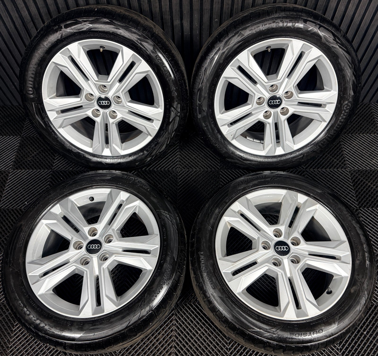 17'' Audi Q2 5 Double Spoke Alloy Wheels Tyres Alloys 81A601025AJ Genuine