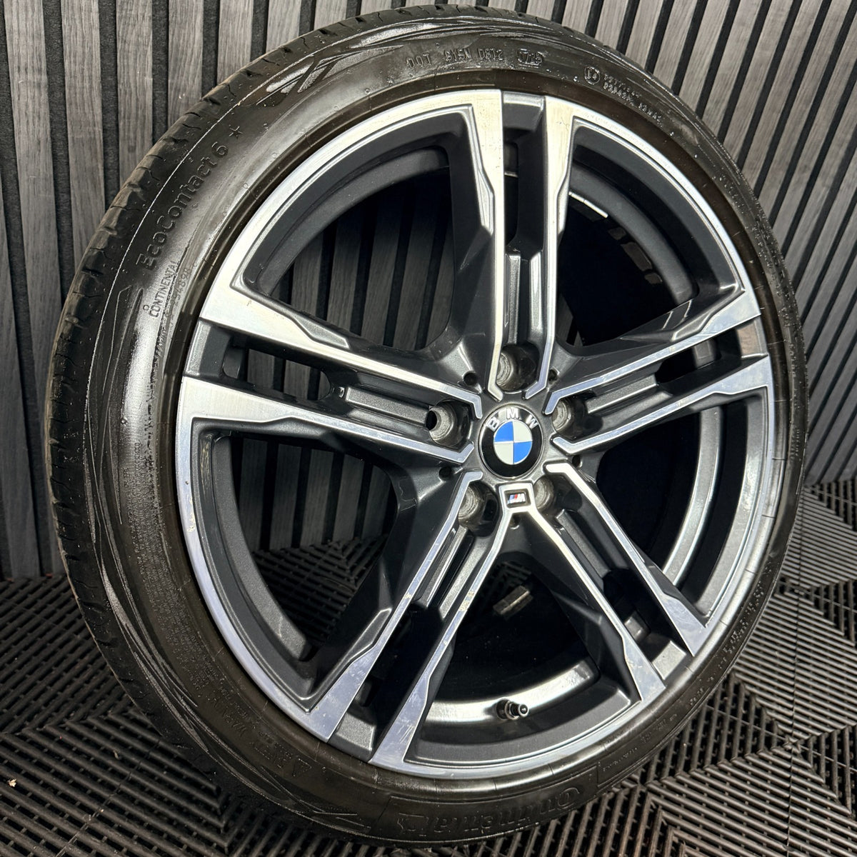 1x 18'' BMW 1 Series 819 M Sport 2 F40 F44 Alloy Wheels Tyre 8092352 Genuine OEM