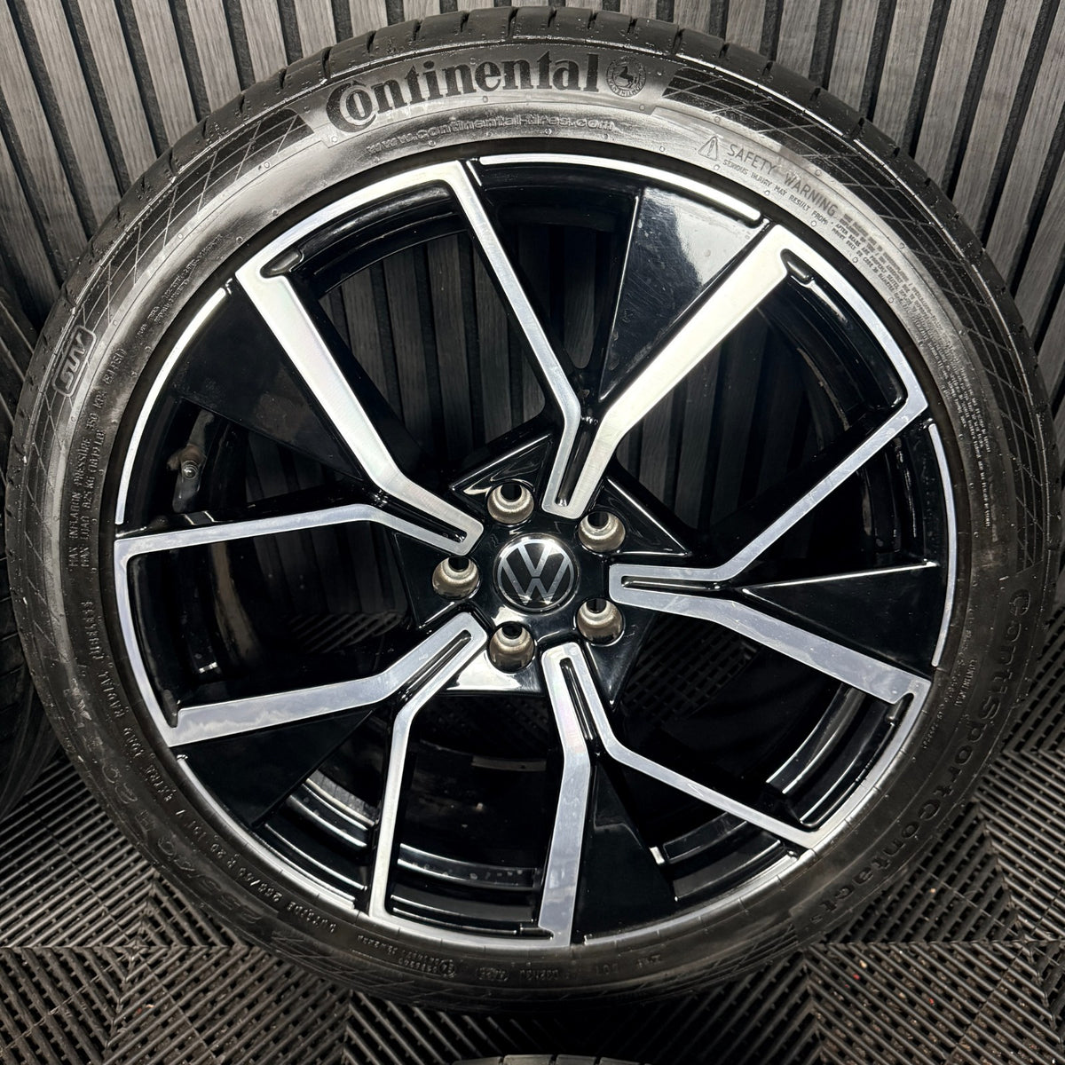 20" VW Tiguan Tayron R Line Leeds Black DC Wheels Tyre Alloys 571601025F Genuine