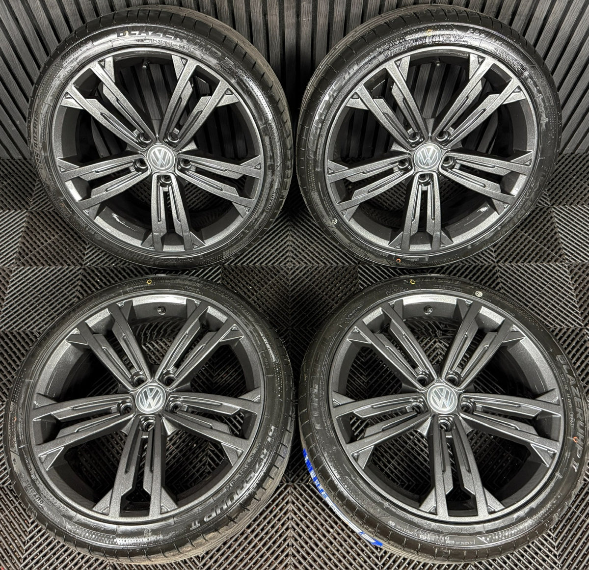 18" GENUINE VW GOLF SEVILLE GREY GTD GT MK7 ALLOY WHEEL TYRES 5G0601025CM