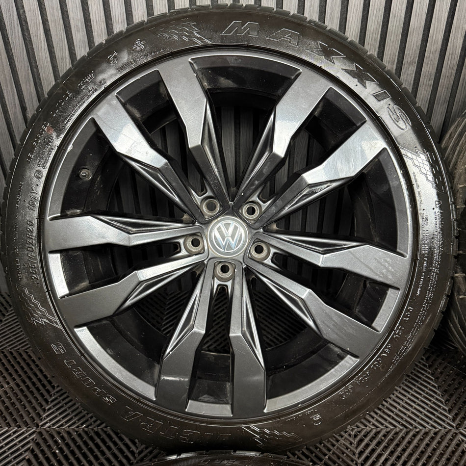 20'' GENUINE VW TIGUAN R LINE SUZUKA GREY ALLOY WHEELS TYRE ALLOYS 5NA601025G
