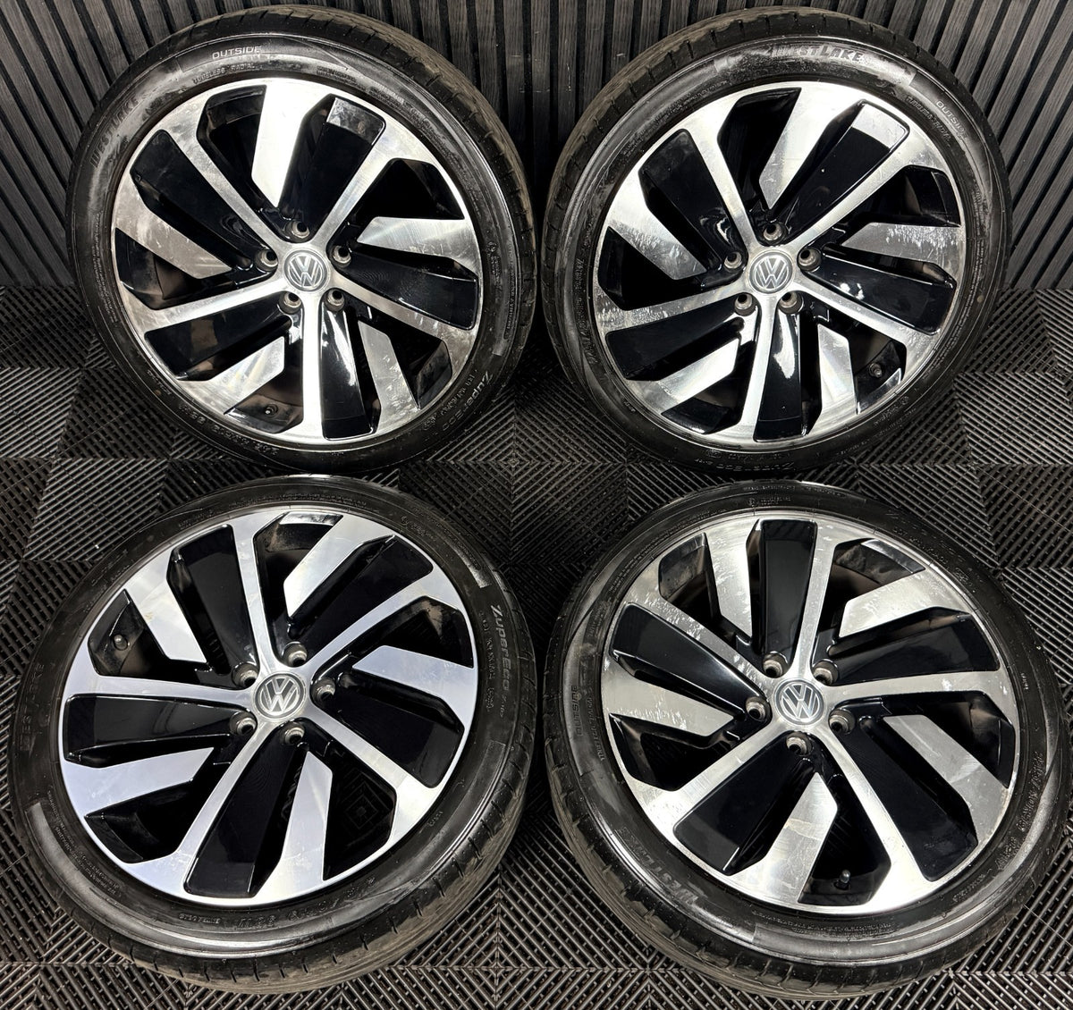 19'' VW Arteon Montevideo Black DC R Line Wheels Tyres Alloys 3G8601025P Genuine