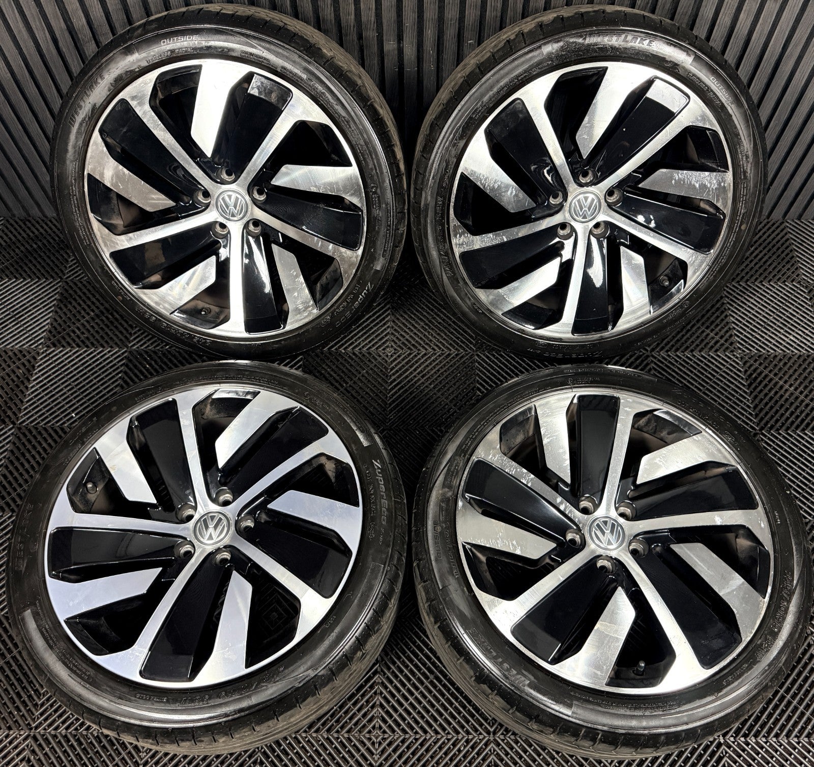 19'' VW Arteon Montevideo Black DC R Line Wheels Tyres Alloys 3G8601025P Genuine