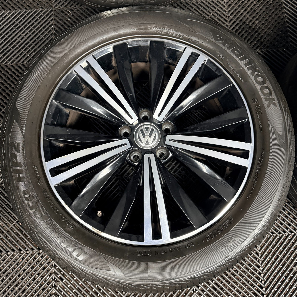 18'' Vw Tiguan Patagonia Mk2 Alloy Wheels Tyres Alloys 5NA601025AB Genuine