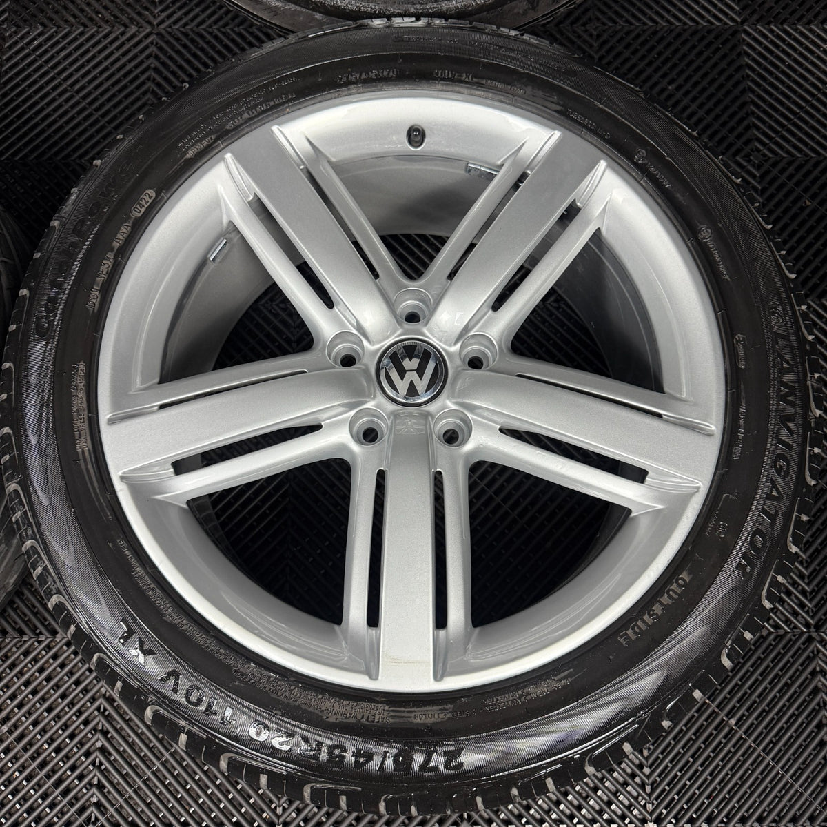 20'' GENUINE VW TOUAREG METROPOLITAN SILVER ALLOY WHEELS ALLOYS TYRES 7P6601025G