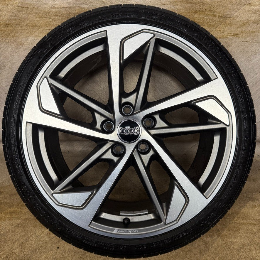 1X 19'' GENUINE AUDI S3 A3 GREY DC TRAPEZOID ALLOY WHEEL TYRE 8Y0601025R