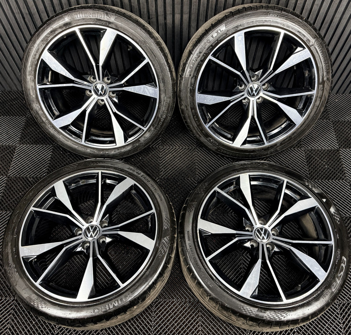 20'' VW Tiguan R Line Misano Alloy Wheels Tyres Alloys 5NA601025AH Genuine