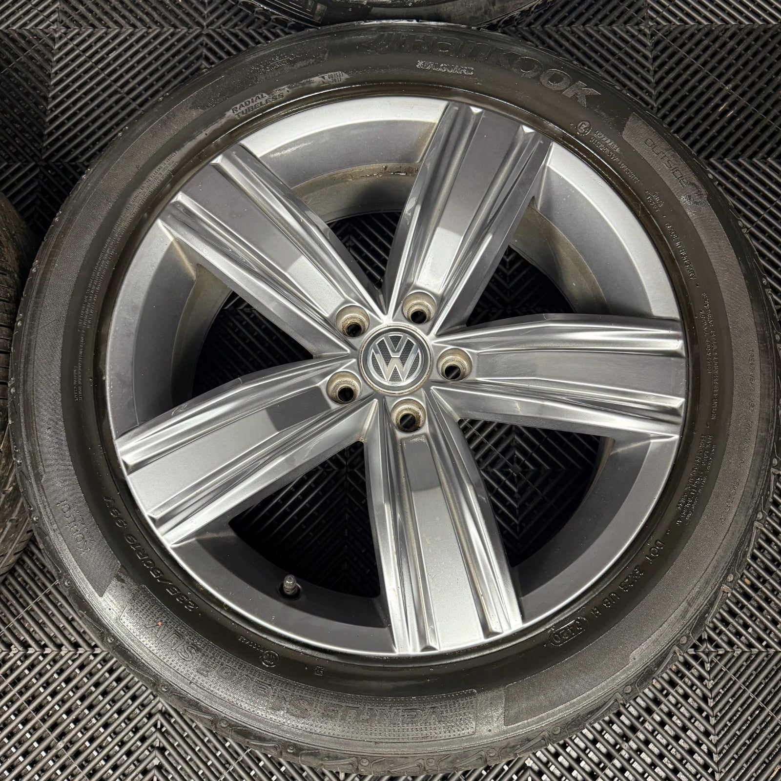 19'' GENUINE VW TIGUAN VICTORIA MK2 ALLOY WHEELS TYRES ALLOYS 5NA601025C