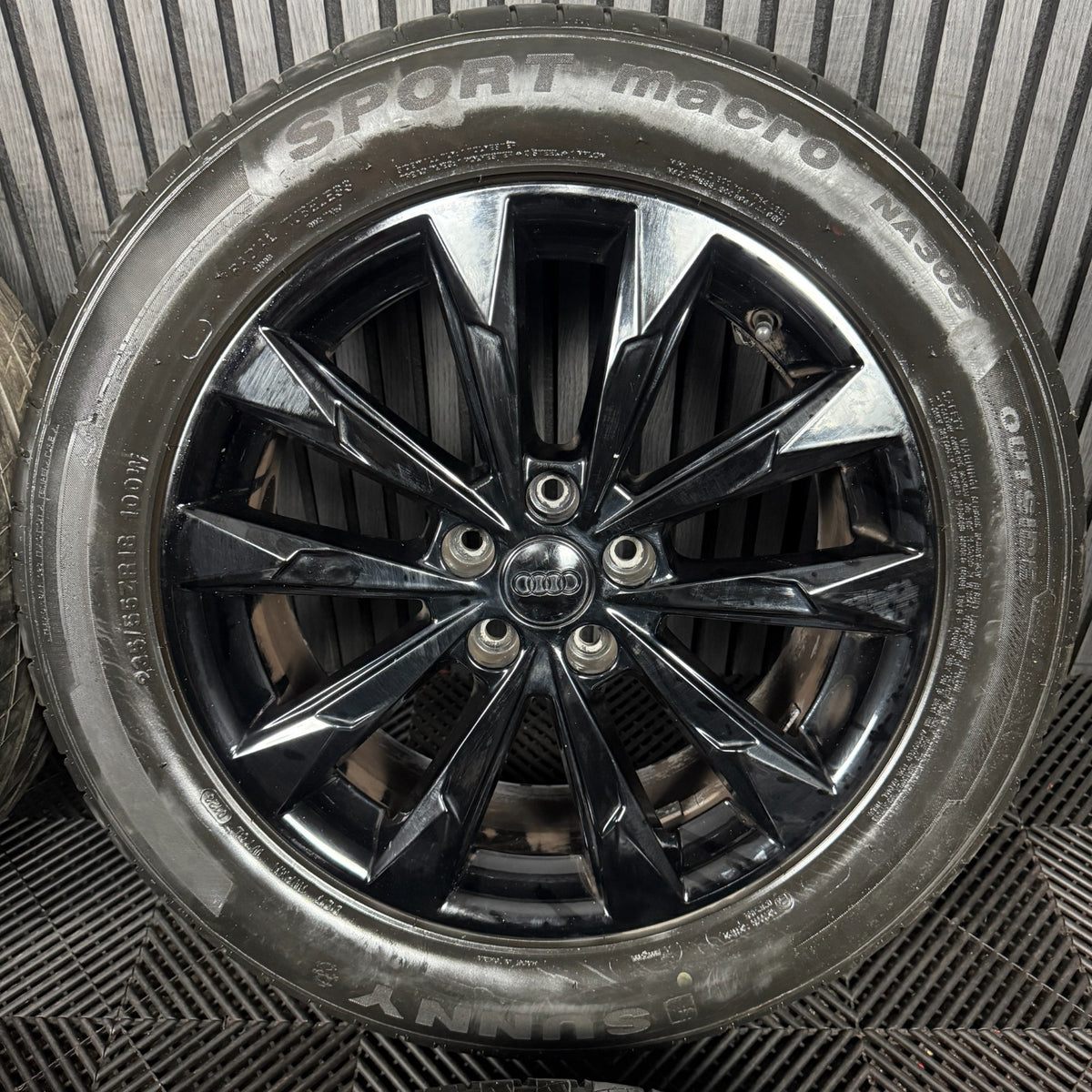 18'' GENUINE AUDI Q3 10 SPOKE ALLOY WHEELS TYRE ALLOYS 83A601025G