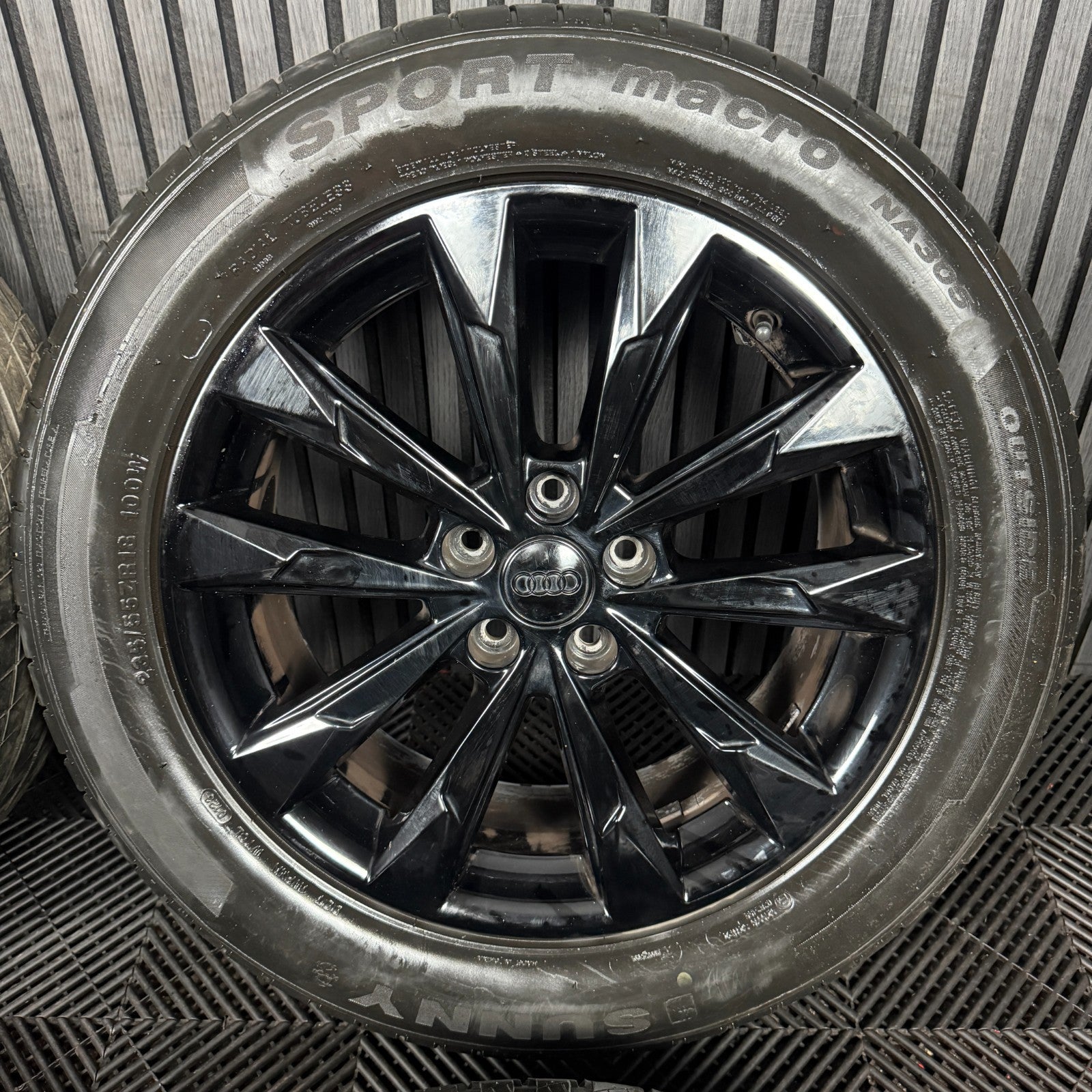 18'' GENUINE AUDI Q3 10 SPOKE ALLOY WHEELS TYRE ALLOYS 83A601025G