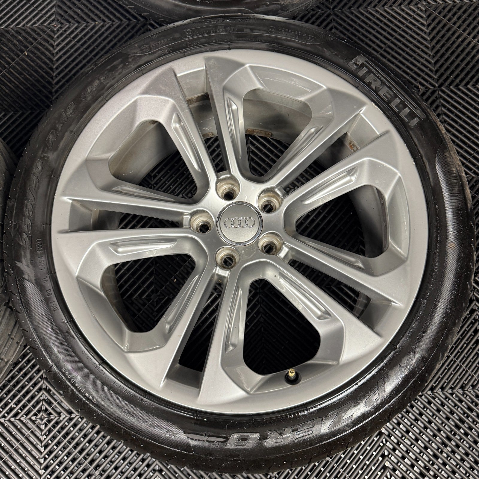 19'' GENUINE AUDI Q3 S LINE 5 DOUBLE SPOKE ALLOY WHEELS TYRES ALLOYS 8U0601025AD