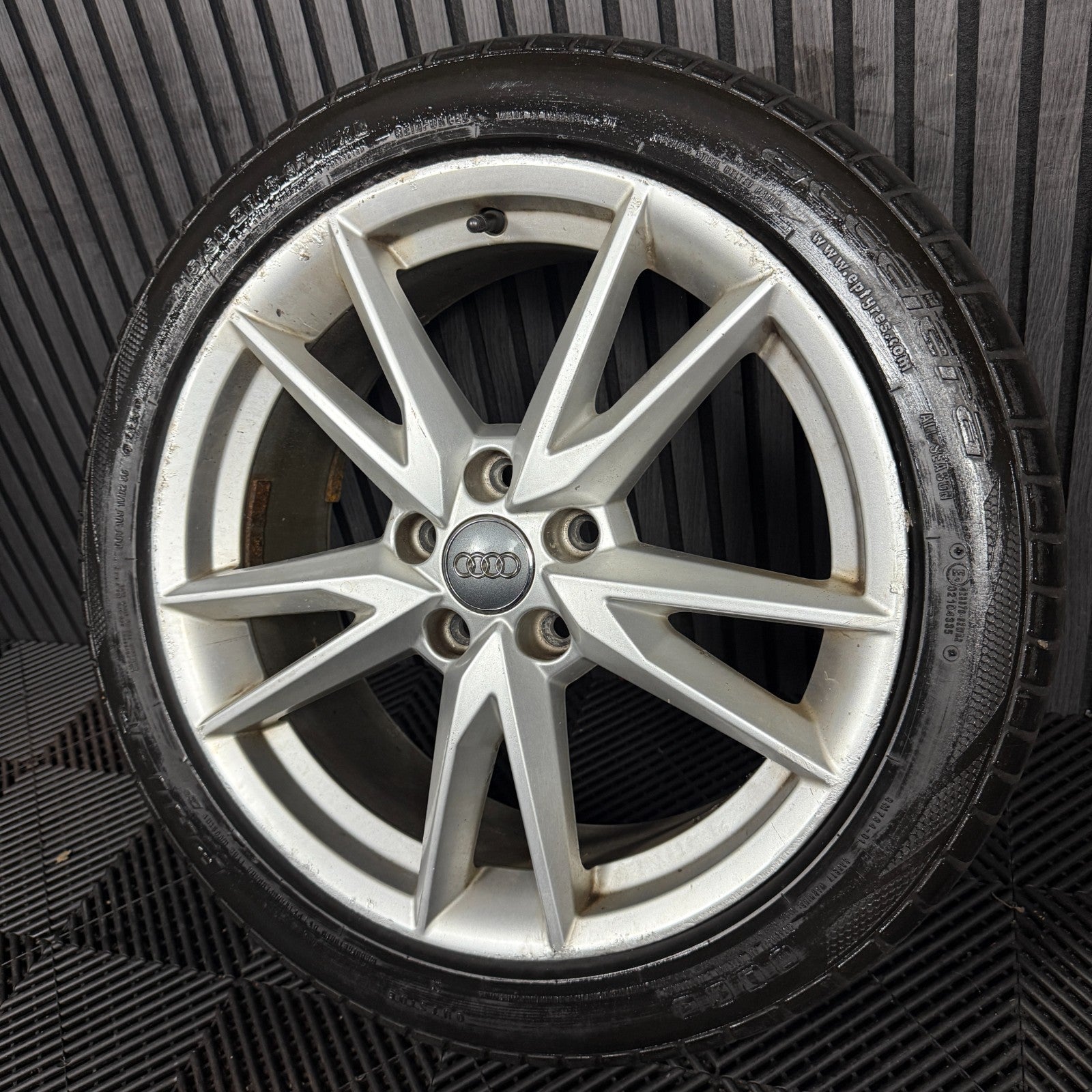 1X 18'' GENUINE AUDI Q2 S LINE 5 DOUBLE SPOKE ALLOY WHEEL TYRE 81A601025F