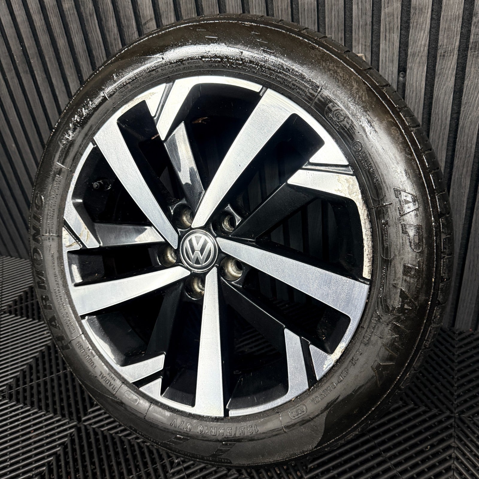 1X 16'' VW Polo Torsby Mk6 2G Alloy Wheel Tyre GT Single 2G0601025T Genuine