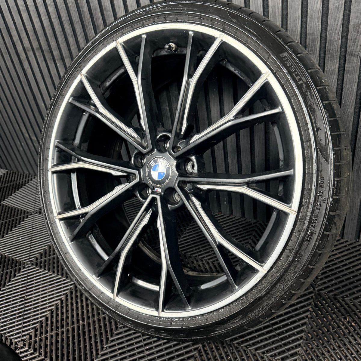 1X 20'' BMW 5 Series 669 M G30 G31 Sport Alloy Wheel Front 6873943 Genuine