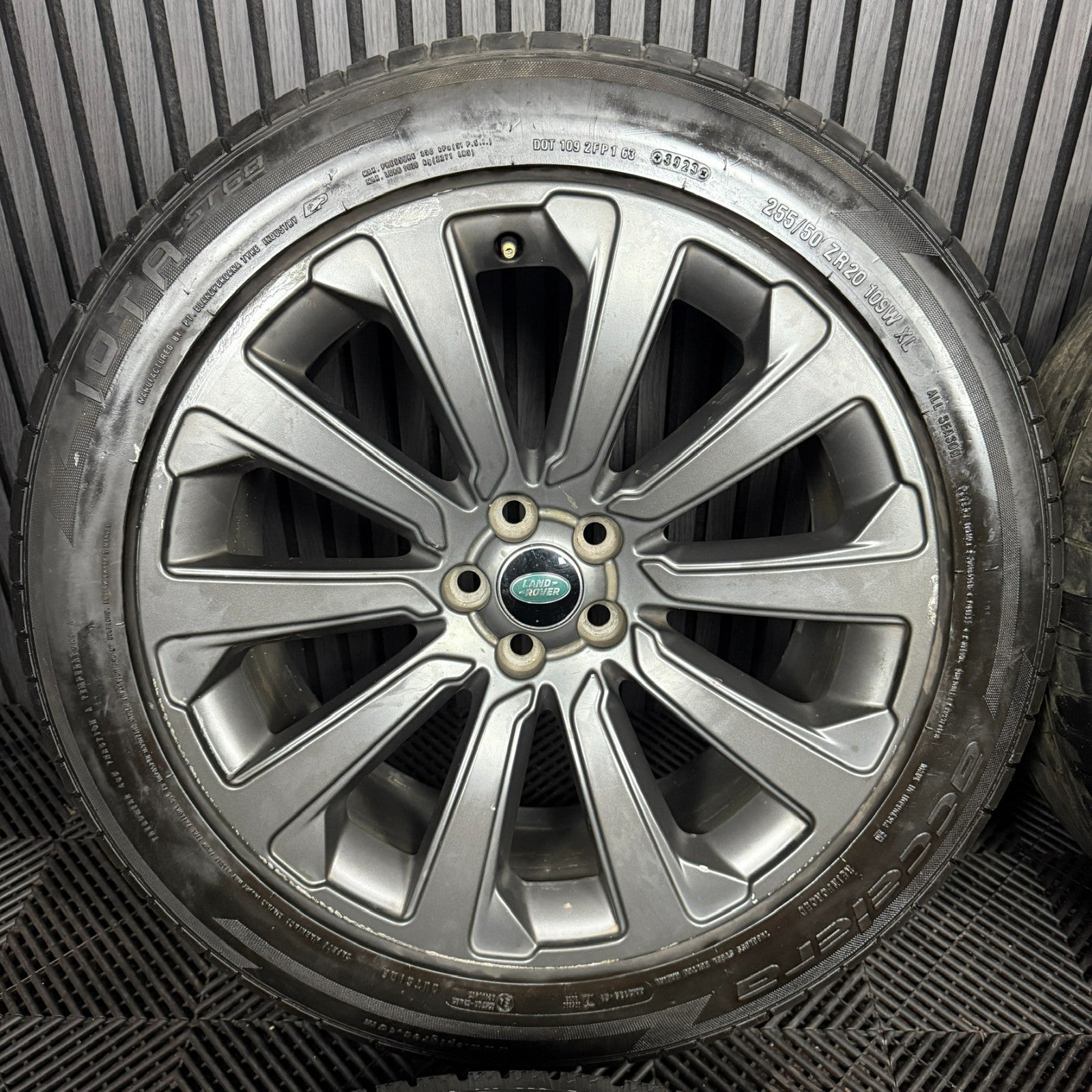 20'' GENUINE RANGE ROVER VELAR MULTISPOKE MATT GREY LAND ALLOY WHEELS TYRES