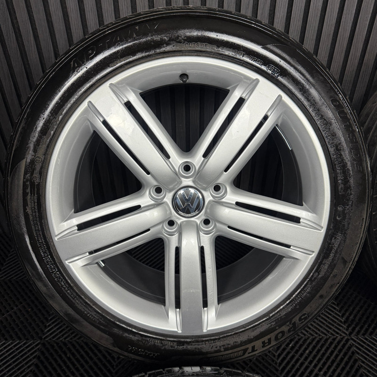 20'' GENUINE VW TOUAREG METROPOLITAN SILVER ALLOY WHEELS ALLOYS TYRES 7P6601025G