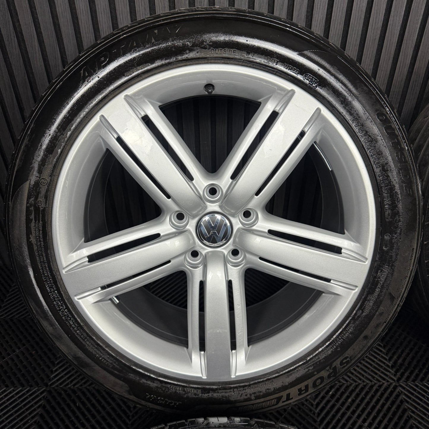 20'' GENUINE VW TOUAREG METROPOLITAN SILVER ALLOY WHEELS ALLOYS TYRES 7P6601025G