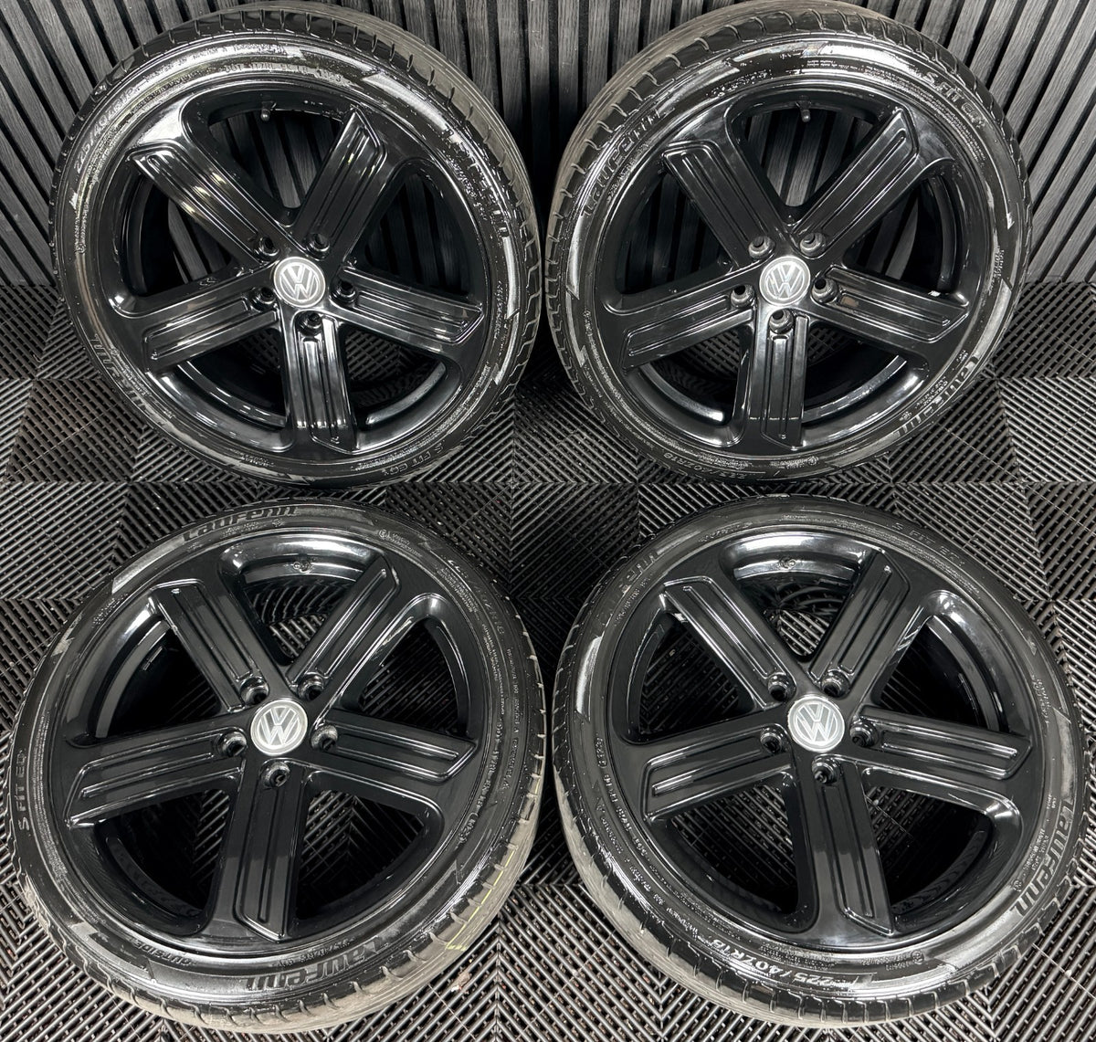 18" VW Golf Cadiz R Black GTI GTD GT Mk7 Alloy Wheel Tyres 5G0601025AG Genuine