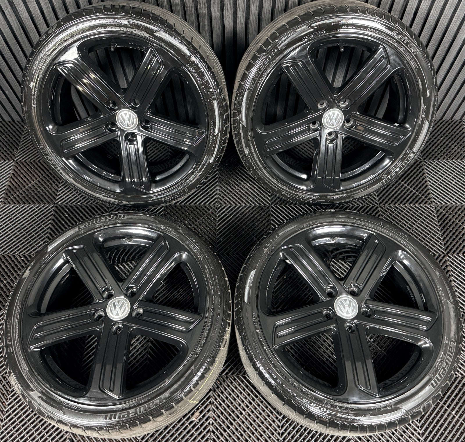 18" VW Golf Cadiz R Black GTI GTD GT Mk7 Alloy Wheel Tyres 5G0601025AG Genuine