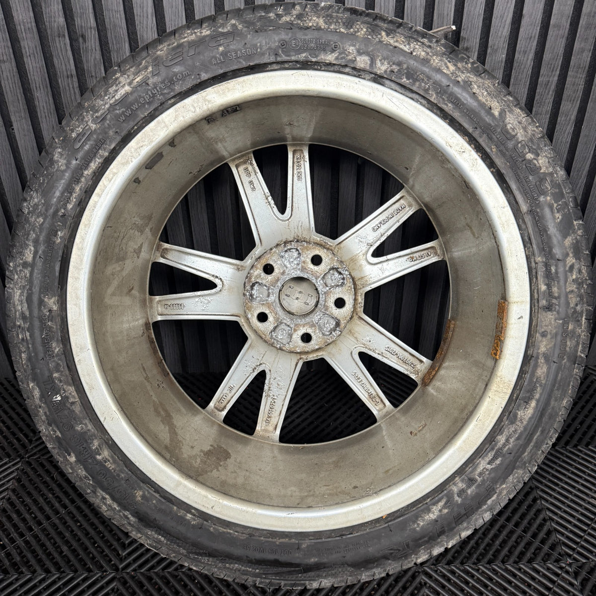 1X 18'' GENUINE AUDI Q2 S LINE 5 DOUBLE SPOKE ALLOY WHEEL TYRE 81A601025F