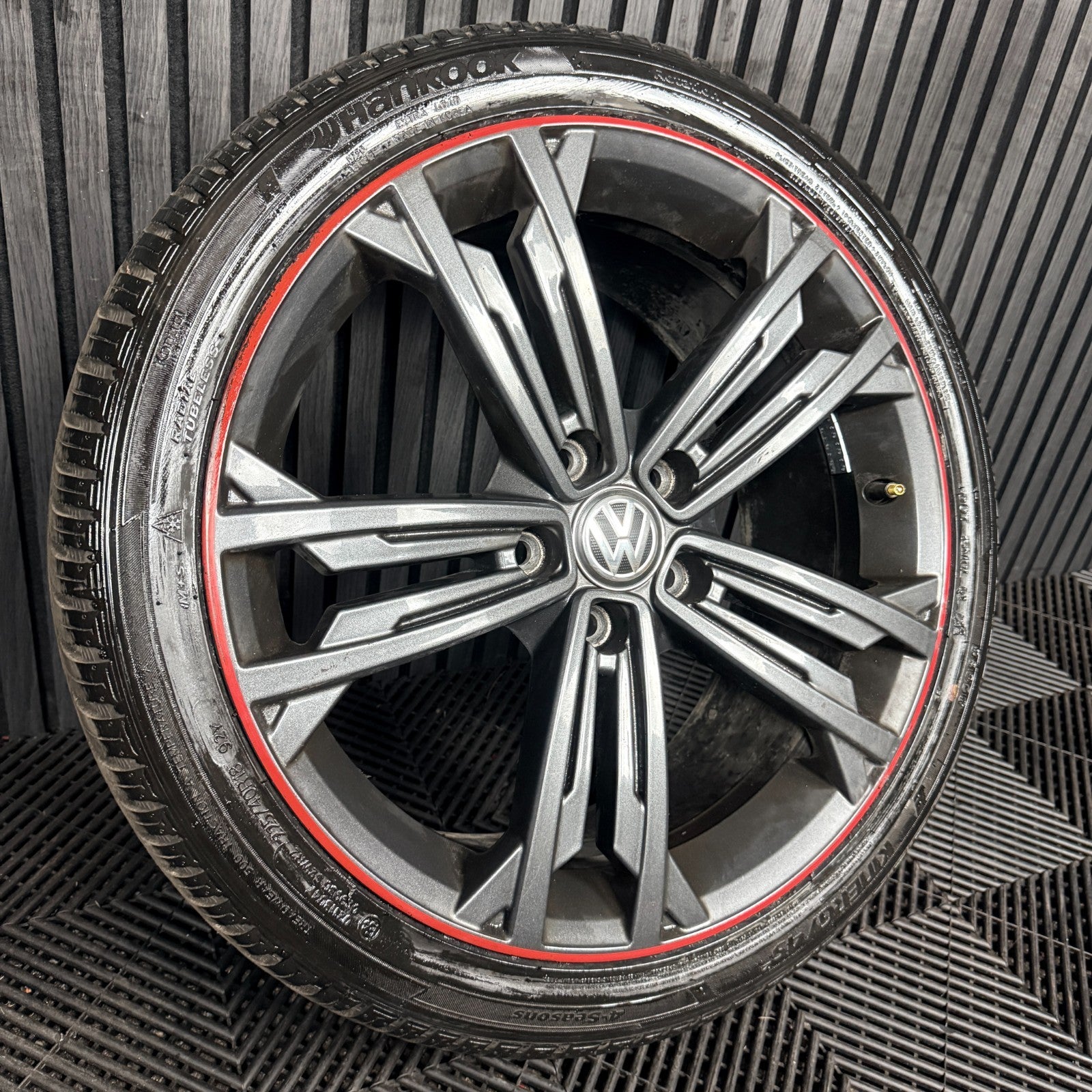 1X 18'' VW Golf GTD Seville Grey GT GTI MK7 Alloy Wheel Tyre 5G0601025DR Genuine