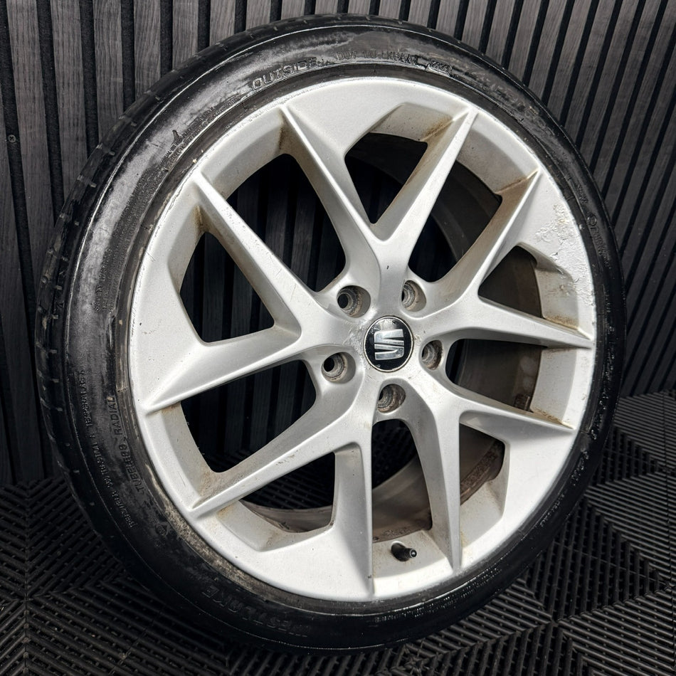 1X 18'' Seat Leon FR Performance MK3 Alloy Wheel Tyre Single Genuine 5F0601025F