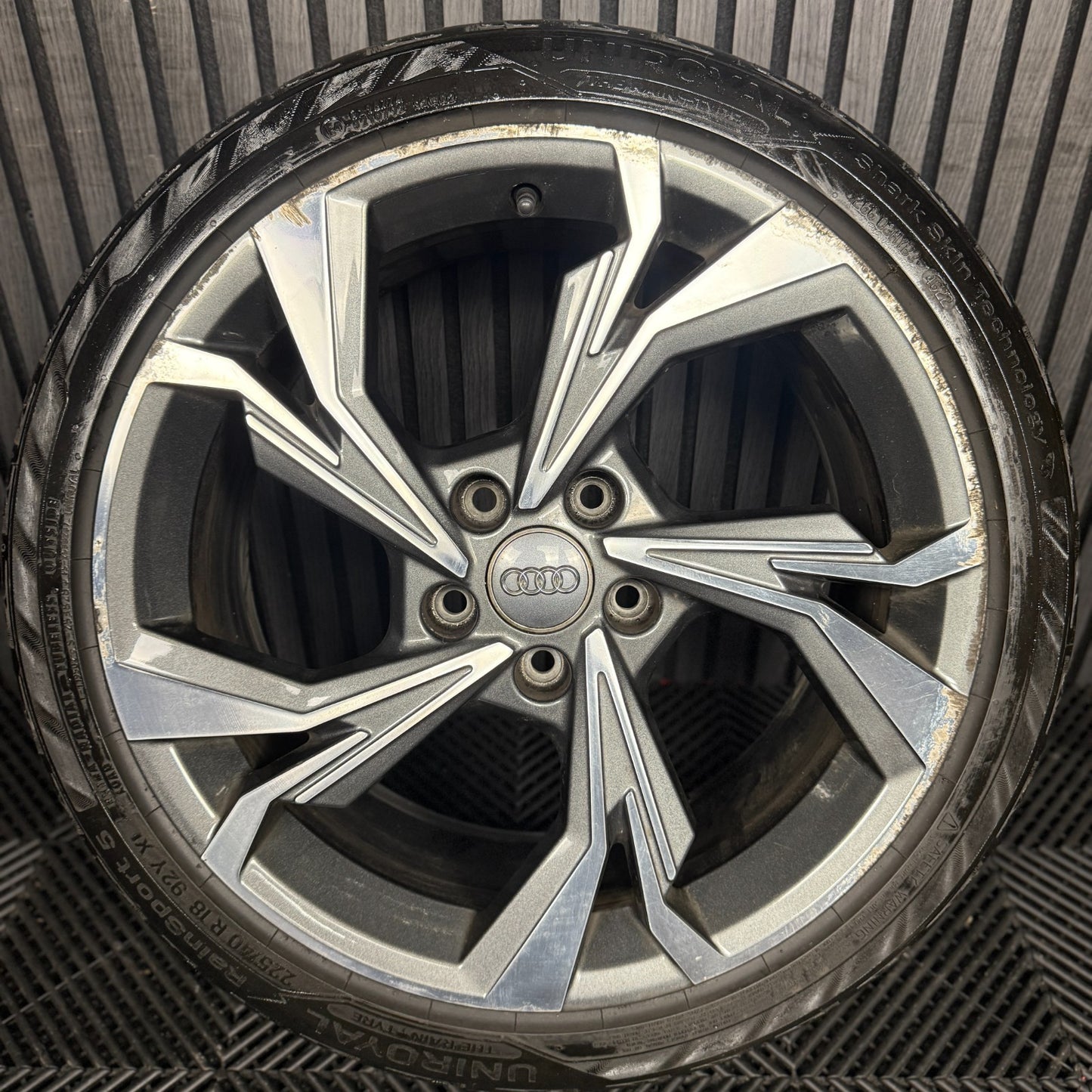 1X 18'' GENUINE AUDI A3 GREY DC ALLOY WHEEL TYRE 8Y0601025H SINGLE SPARE