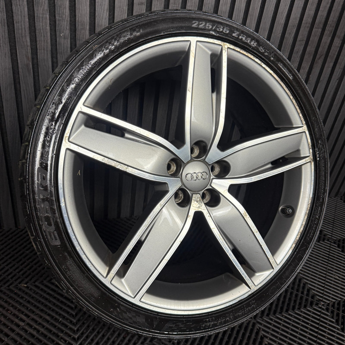 1X 18'' GENUINE VW AUDI A1 8X1 ALLOY WHEEL TYRE SINGLE 8XA601025F 7.5J ET37.5