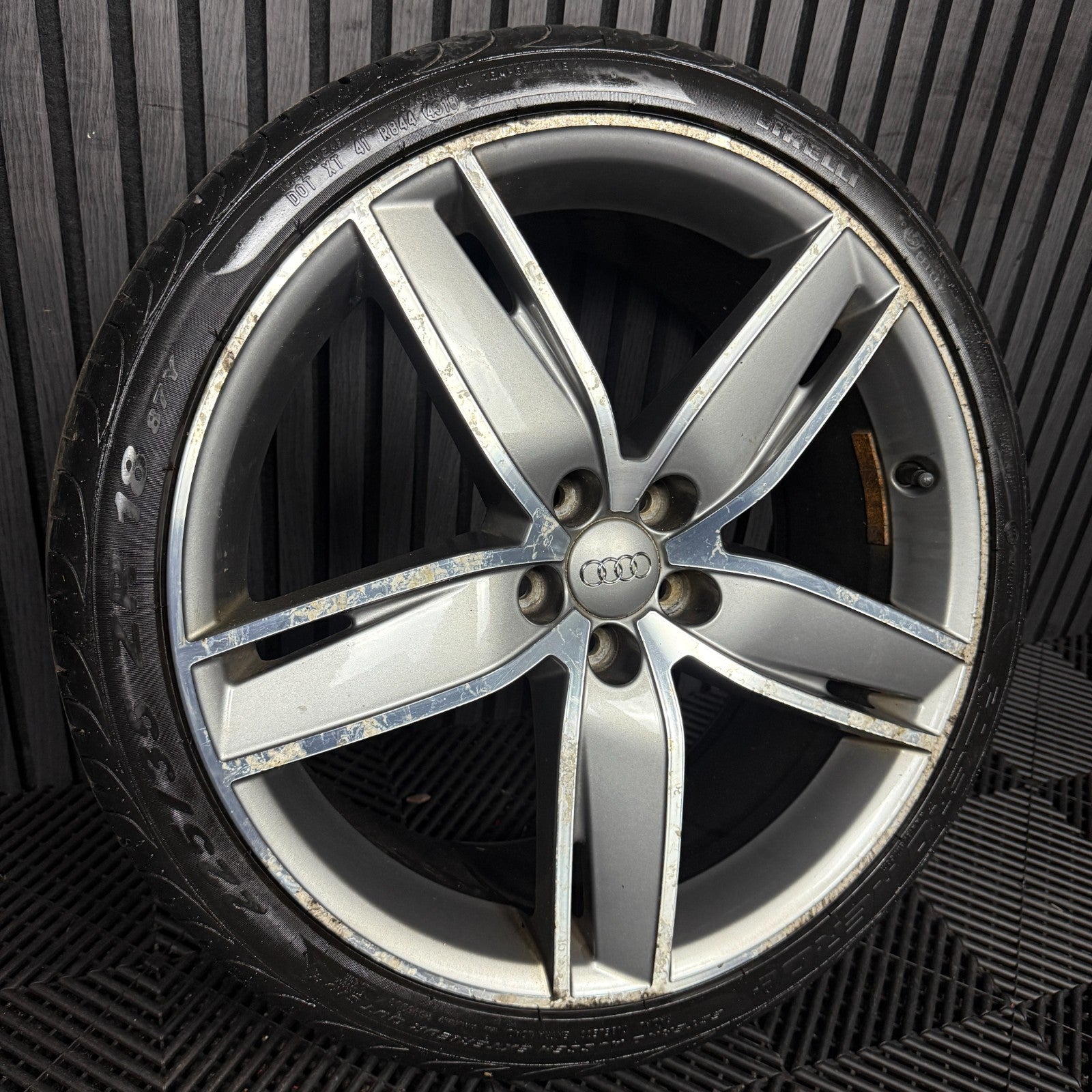 1X 18'' GENUINE VW AUDI A1 8X1 ALLOY WHEEL TYRE SINGLE 8XA601025F 7.5J ET37.5