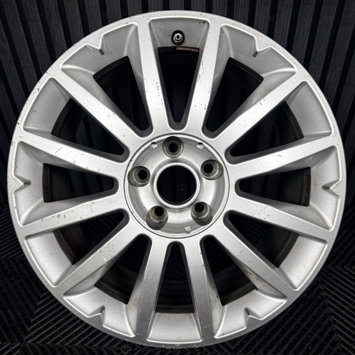 1X 18'' Maserati Ghibli Levante 670010977 Alloy Wheel Single Front Genuine